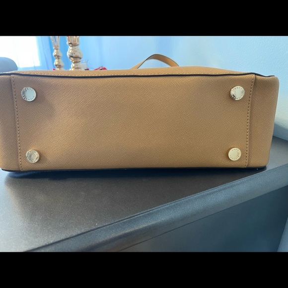 MICHAEL KORS TILDA Honey Yellow Brown TEXTURED  LEATHER TOTE BAG PURSE - Picture 4 of 14